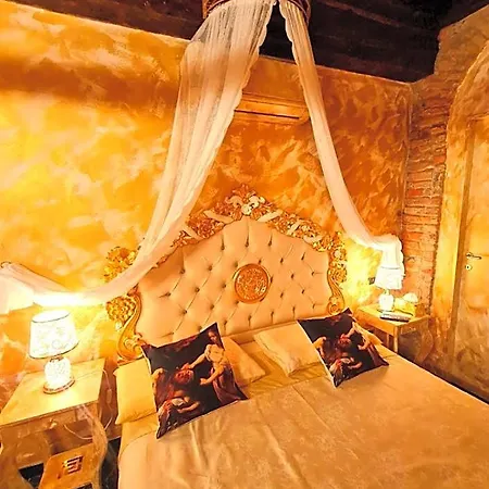 Caravaggio Love hotel